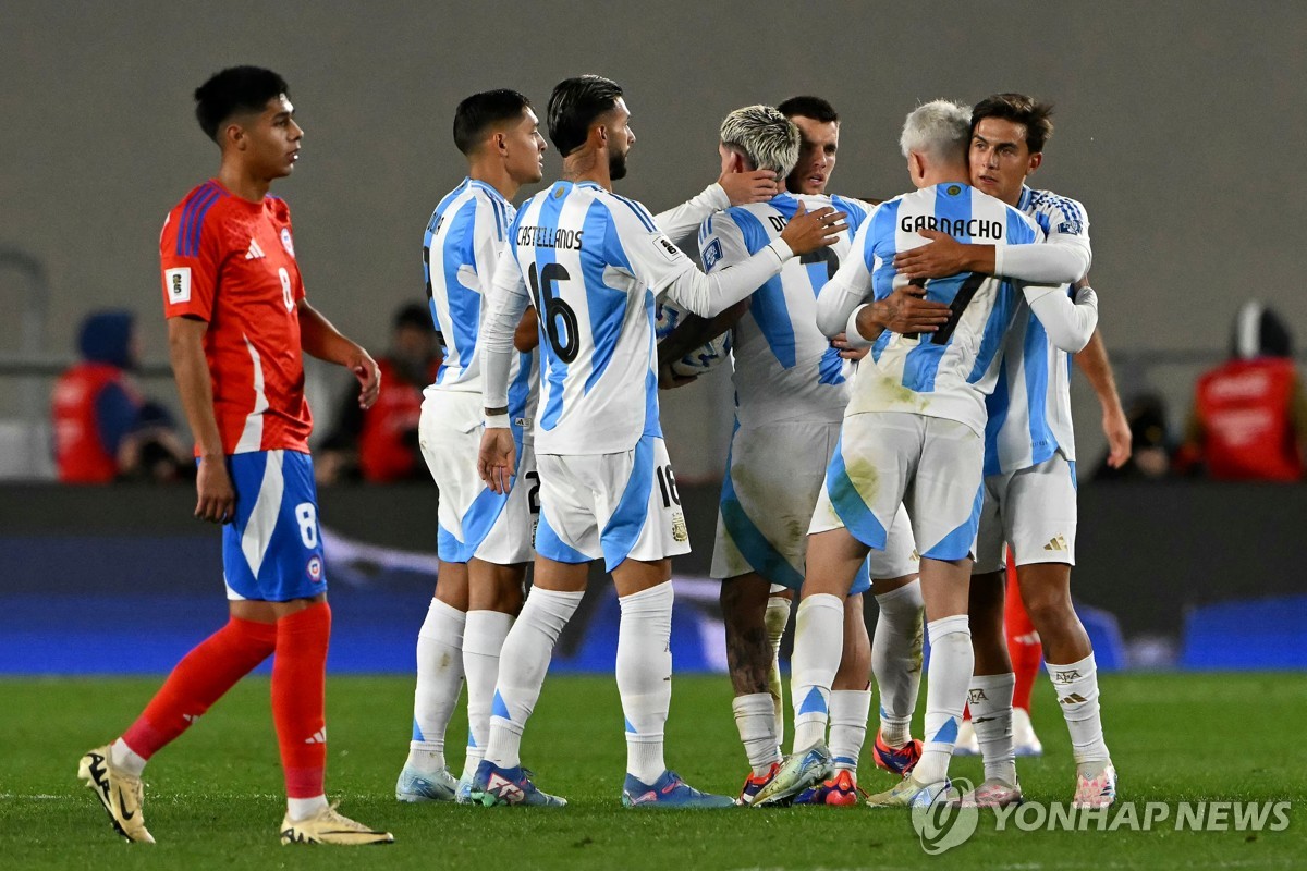 메시 빠진 아르헨, 칠레에 3-0 대승…월드컵 남미예선 선두 질주