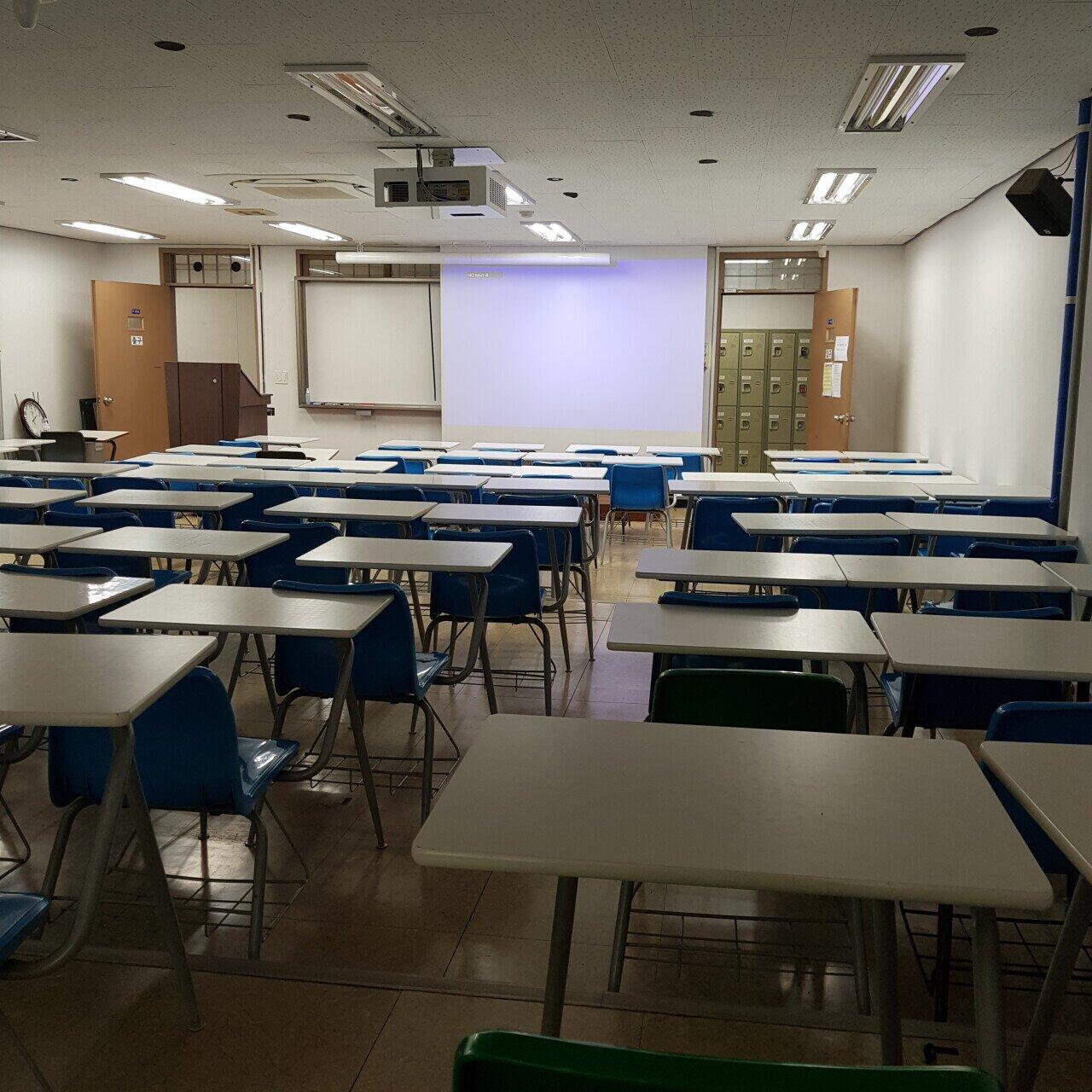 오늘 휴강인데 학교 온 병신 누구?