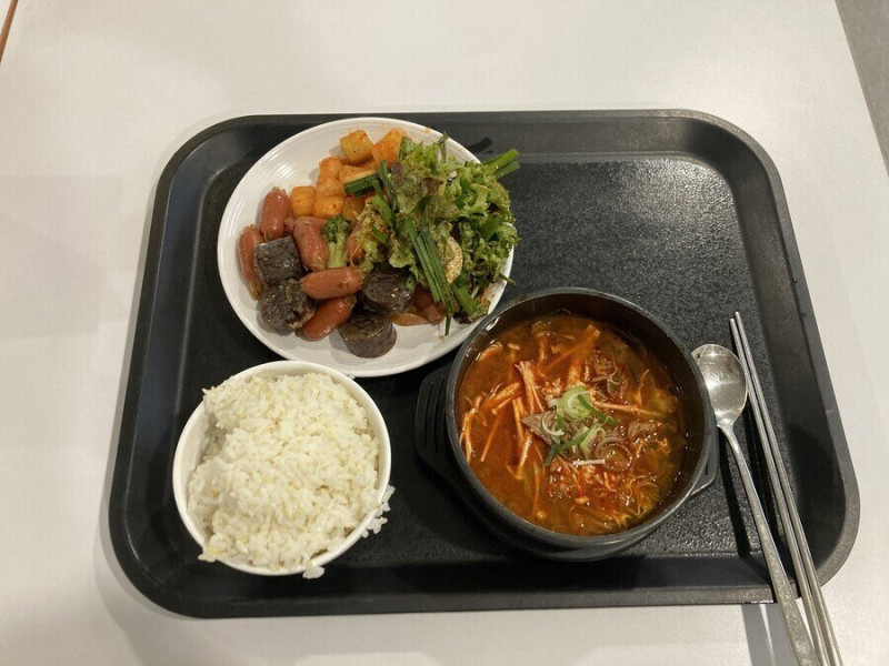 동네 아파트 입주민 식당 수준