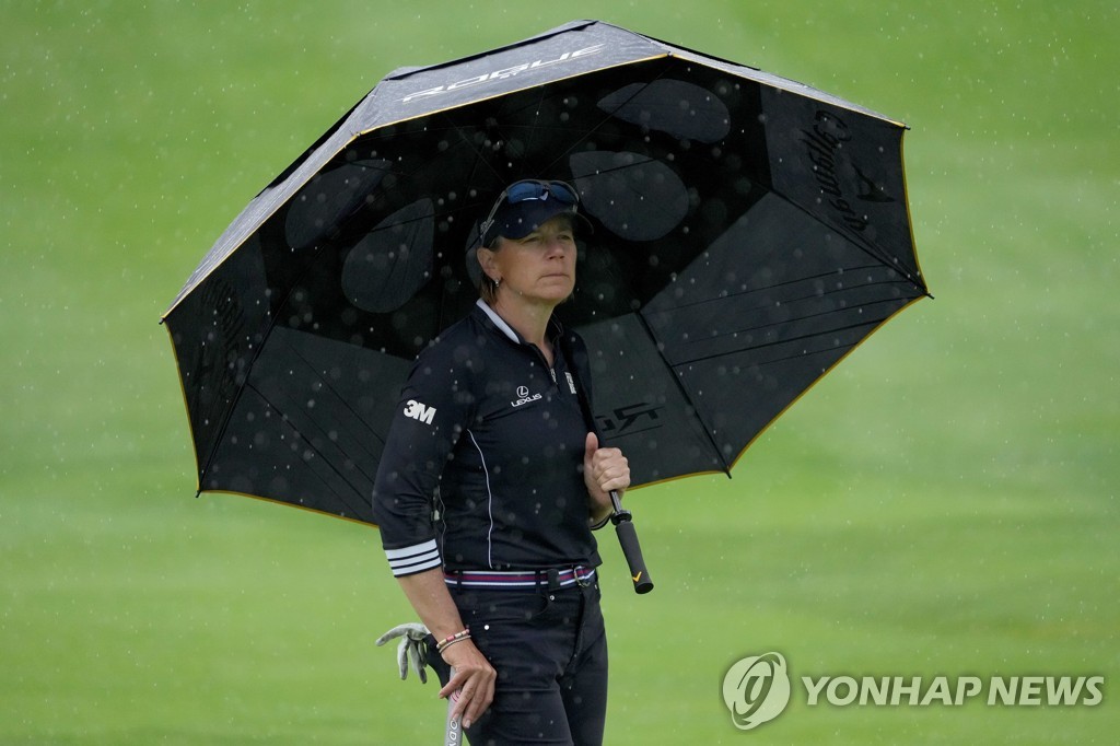 '전설' 소렌스탐, LPGA 투어 '2인 1조' 대회 출전해 첫날 선두