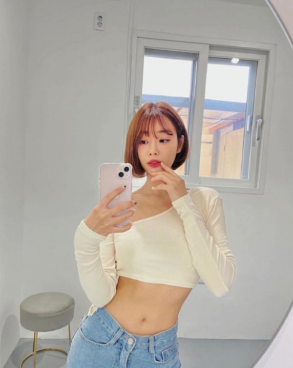 AOA 출신 유나