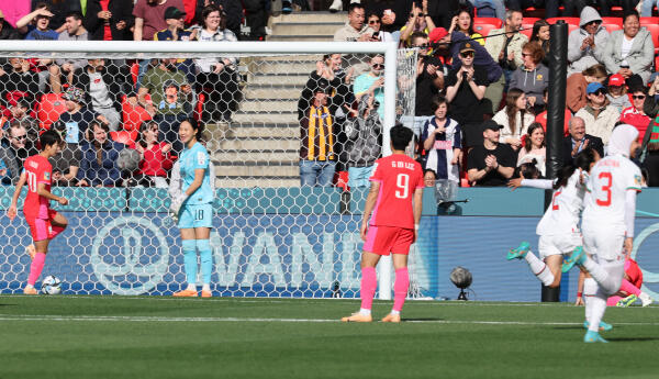 여자축구 '벼랑 끝' 몰렸다…모로코에 져 2연패, 사실상 탈락 위기