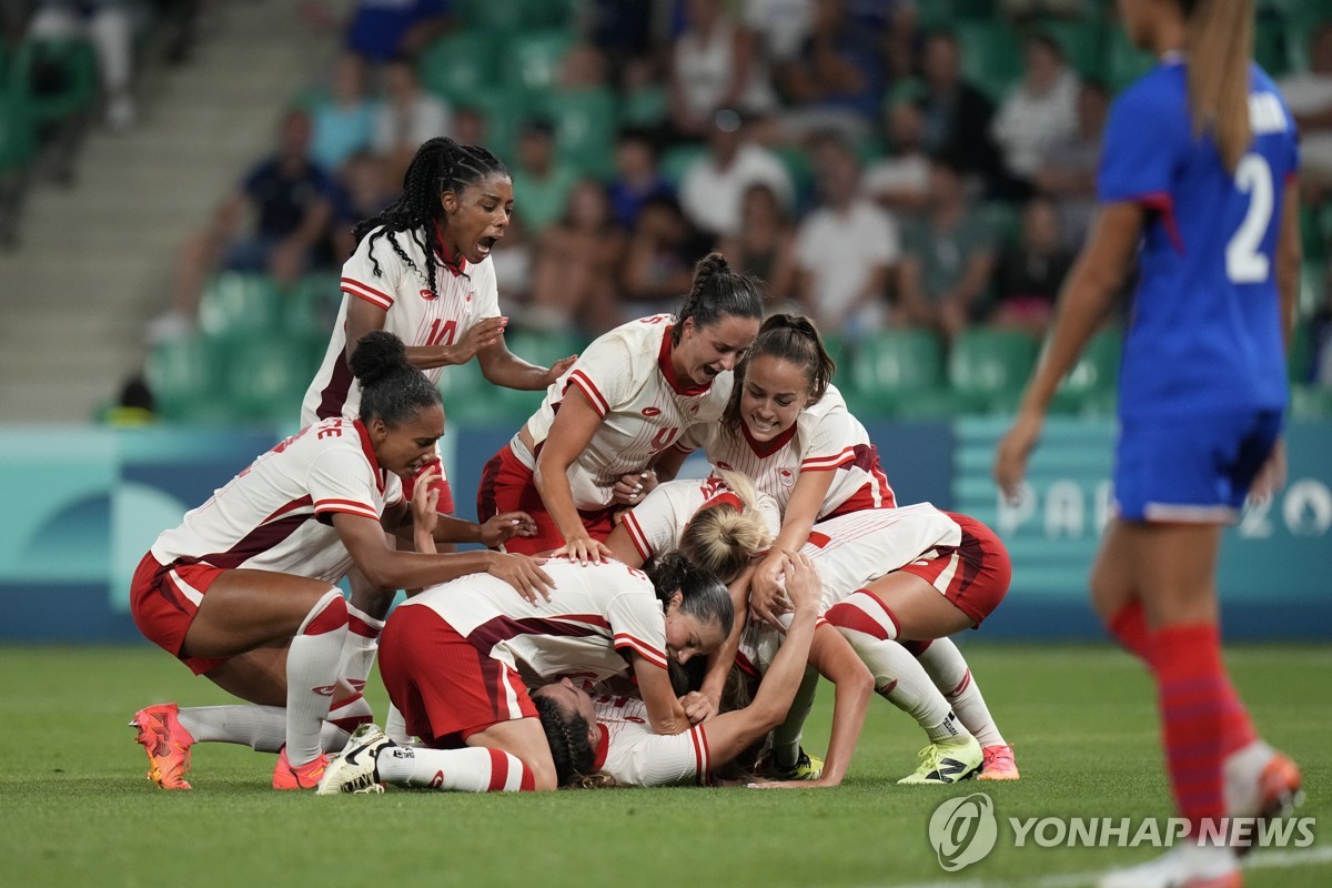 [올림픽] '드론 염탐해 승점 삭감' 캐나다 여자축구, 프랑스 꺾고 2연승