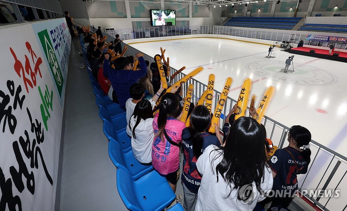 [올림픽] 양궁 3관왕 노리는 김우진…청주서 열띤 응원전