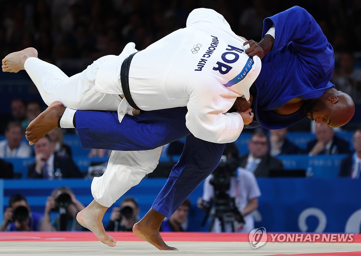 [올림픽] '유도 최중량급 은메달' 김민종, 결승전서 무릎인대 부상