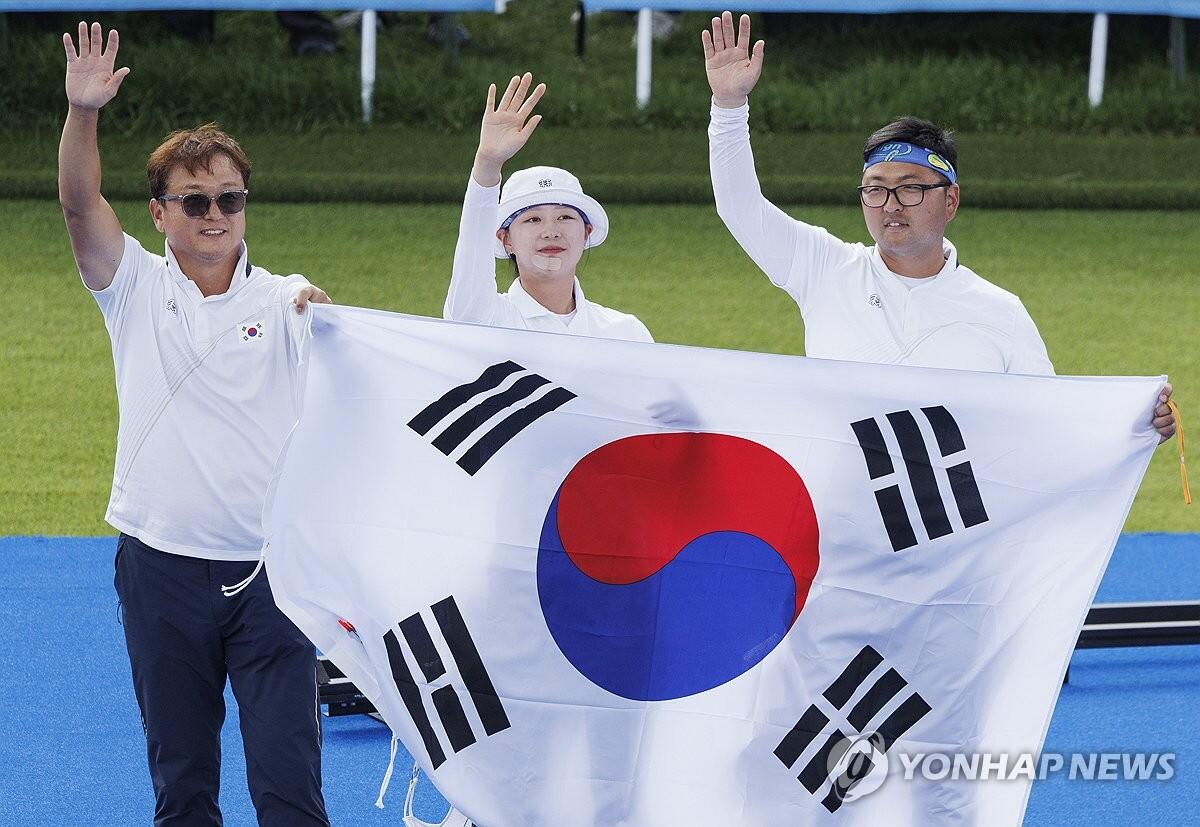 김우진·임시현, 양궁 혼성전 금메달…유도·배드민턴서 은 추가(종합)