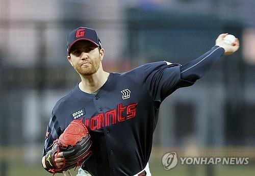 반즈 7이닝 무실점 호투…롯데, 갈 길 바쁜 kt에 팀 완봉(종합)