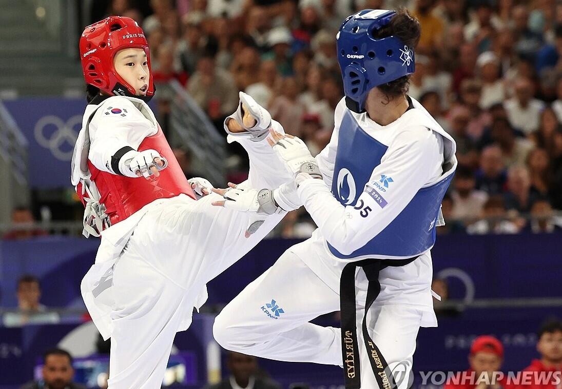 [올림픽] 태권도 김유진, '도쿄 동메달리스트' 꺾고 57㎏급 8강 안착