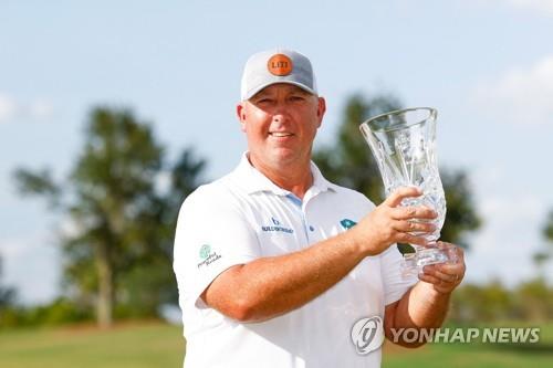 PGA 콘페리투어에 아버지와 두 아들 등 삼부자 출전