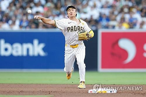 안 풀리는 김하성, 오른팔 통증으로 피츠버그전 결장