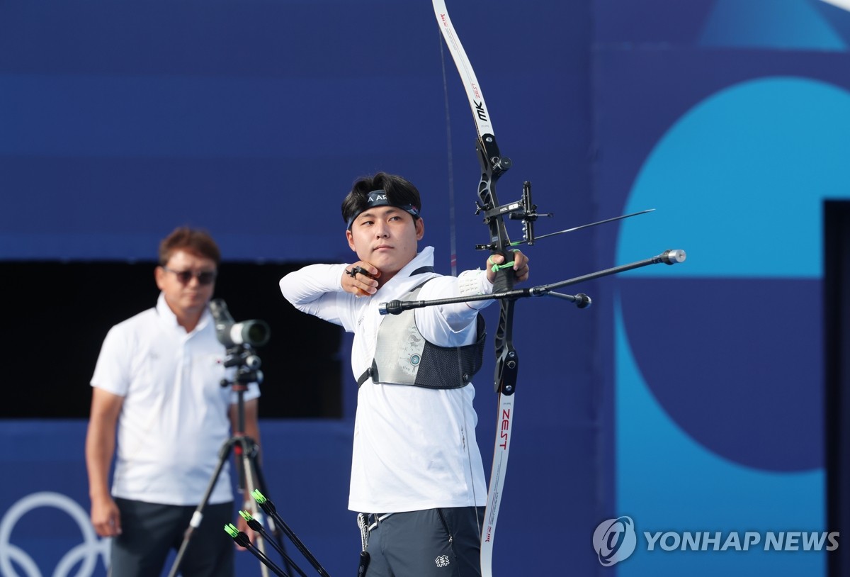 [올림픽] 양궁 2관왕 노리는 이우석, 남자 개인전 준결승 진출