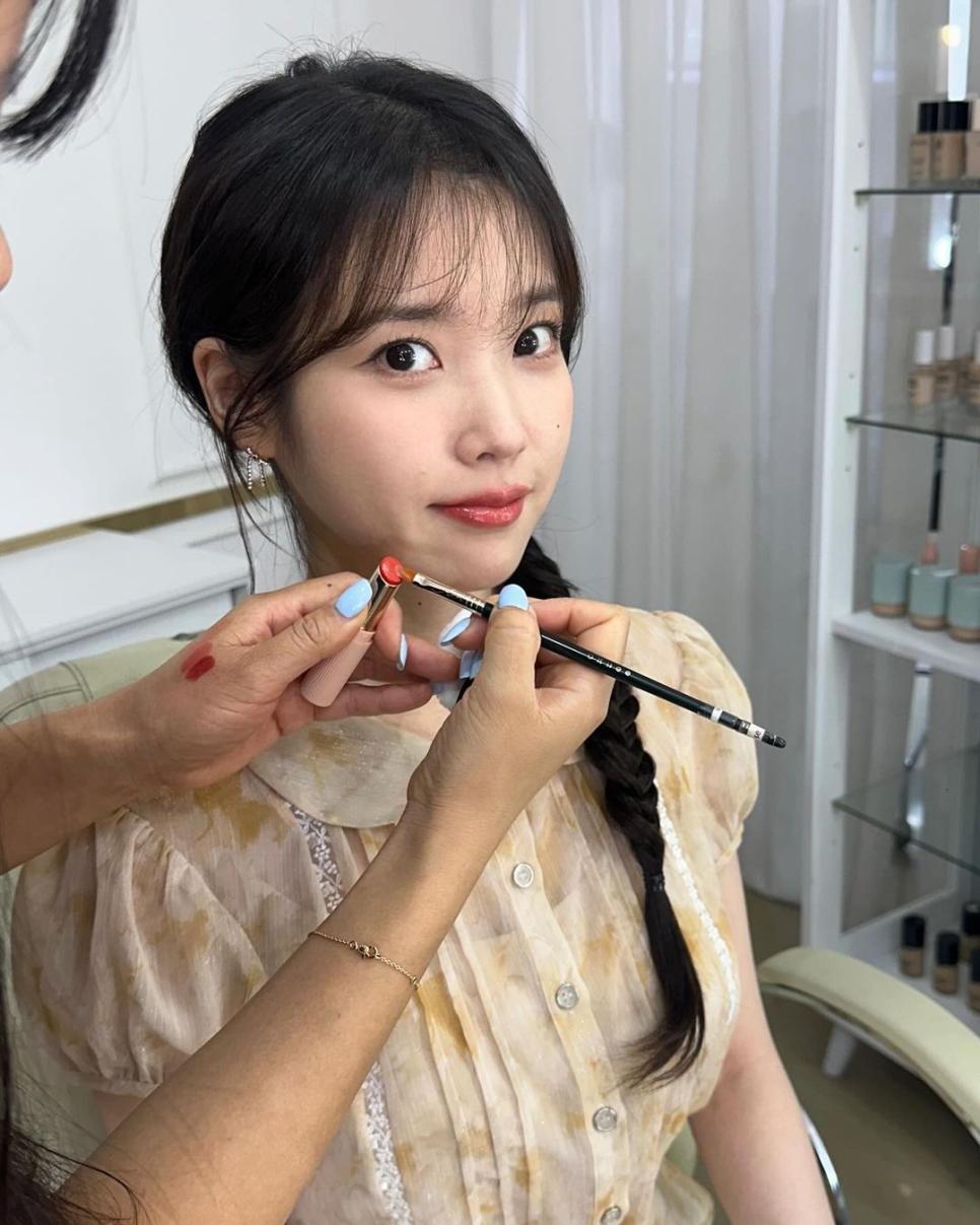 오늘자 아이유 셀카 인스타그램