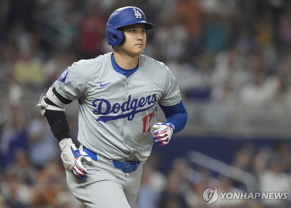 50-50에 가린 오타니 대기록…MLB 최초 한 경기 3홈런-2도루