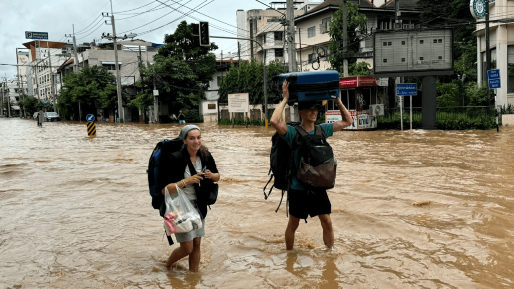 슈퍼태풍 때문에 난리난 태국 근황 