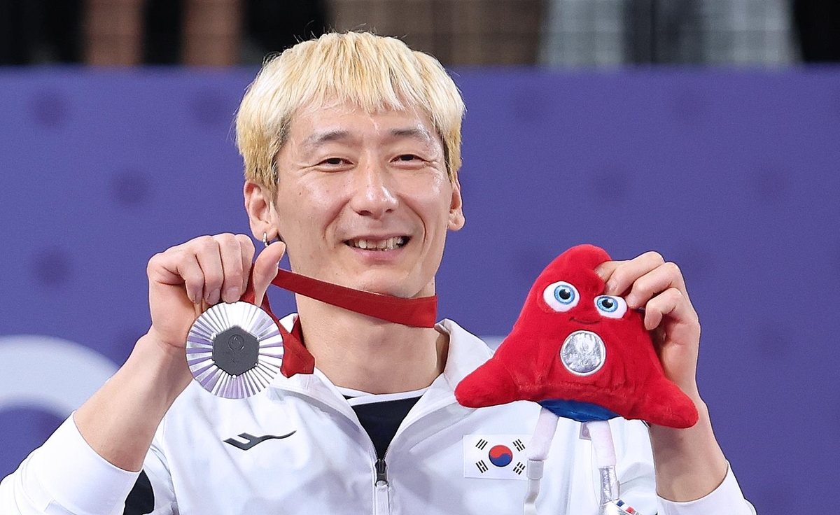 [패럴림픽] 배드민턴 최정만, 단식 은메달…드디어 이룬 꿈