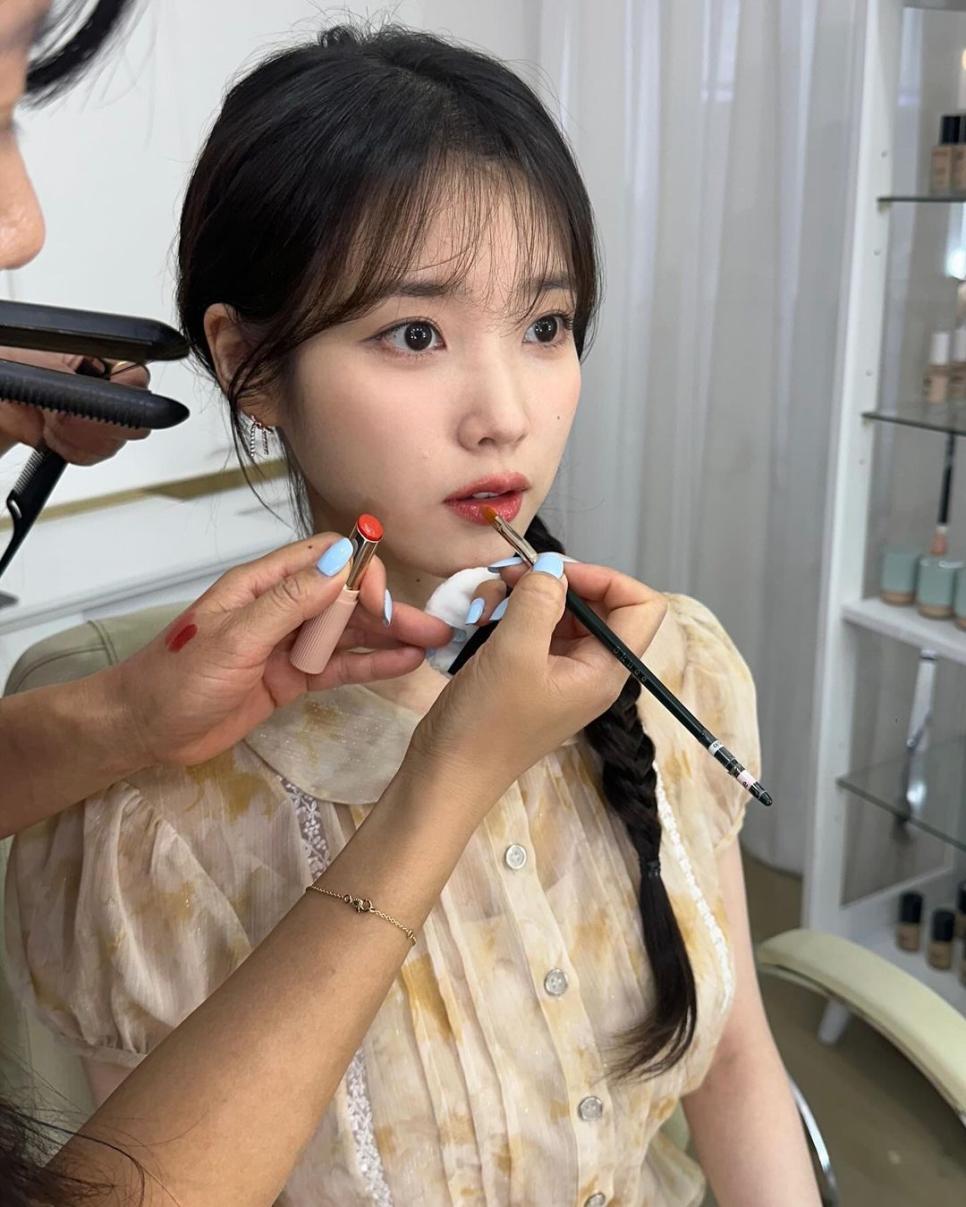 오늘자 아이유 셀카 인스타그램