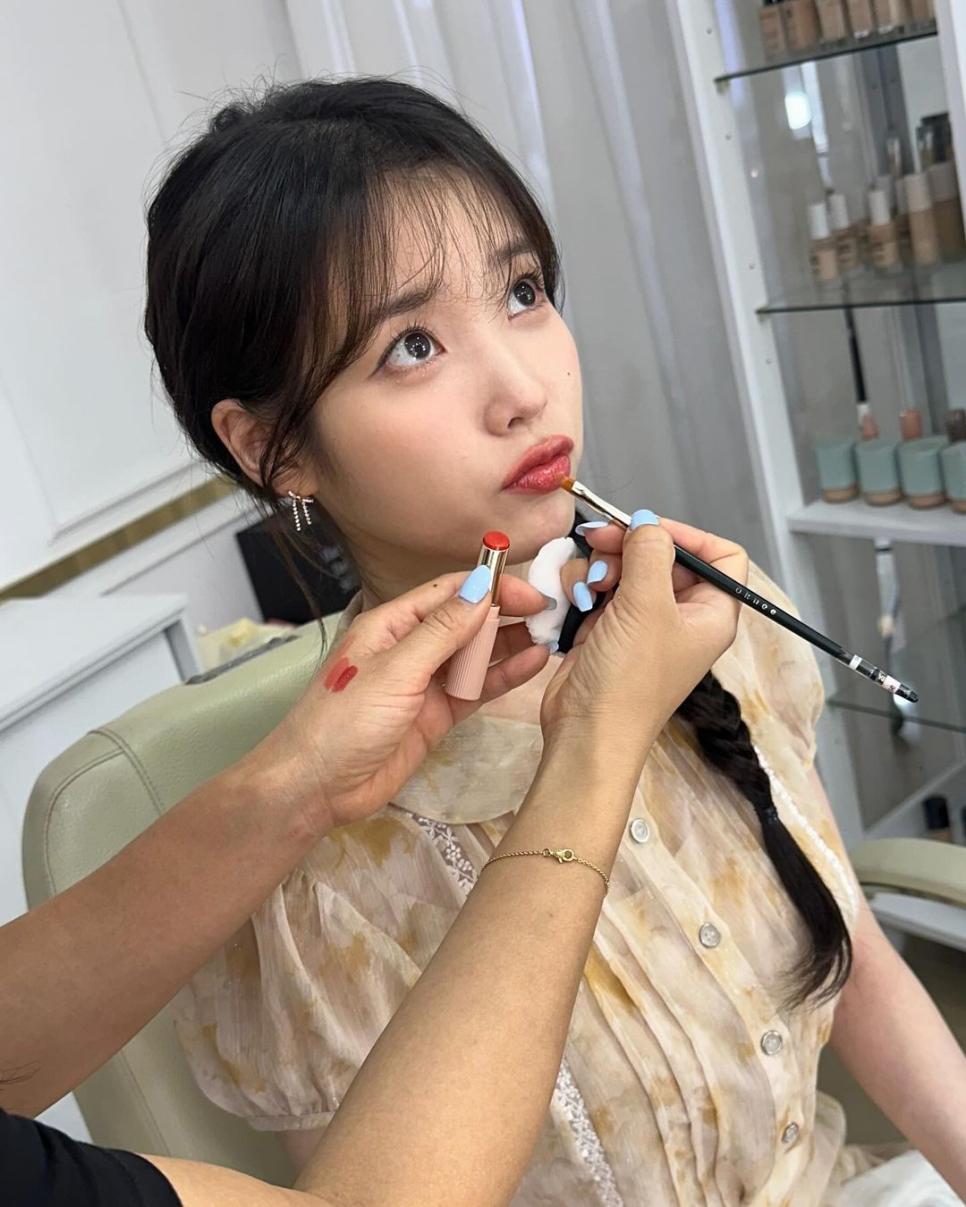 오늘자 아이유 셀카 인스타그램