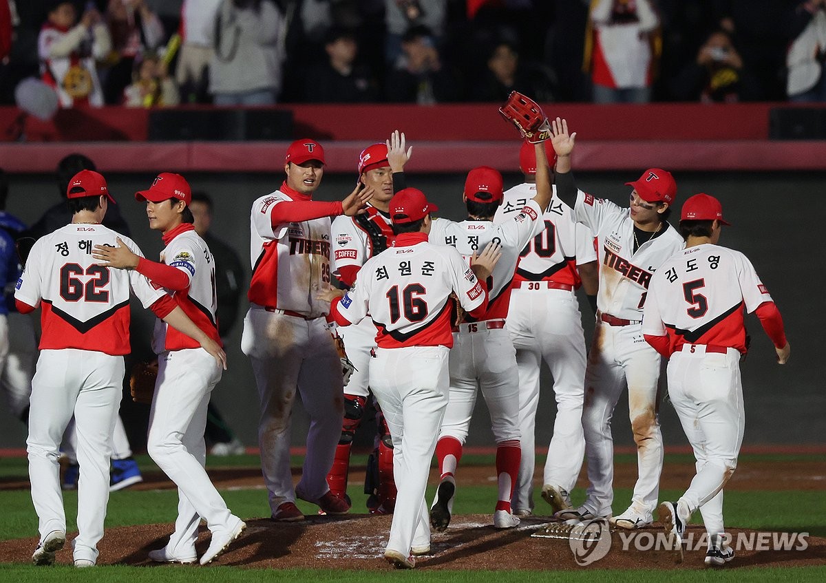 KIA, 1승 추가하면 V12 달성+37년 만에 광주서 우승 세리머니