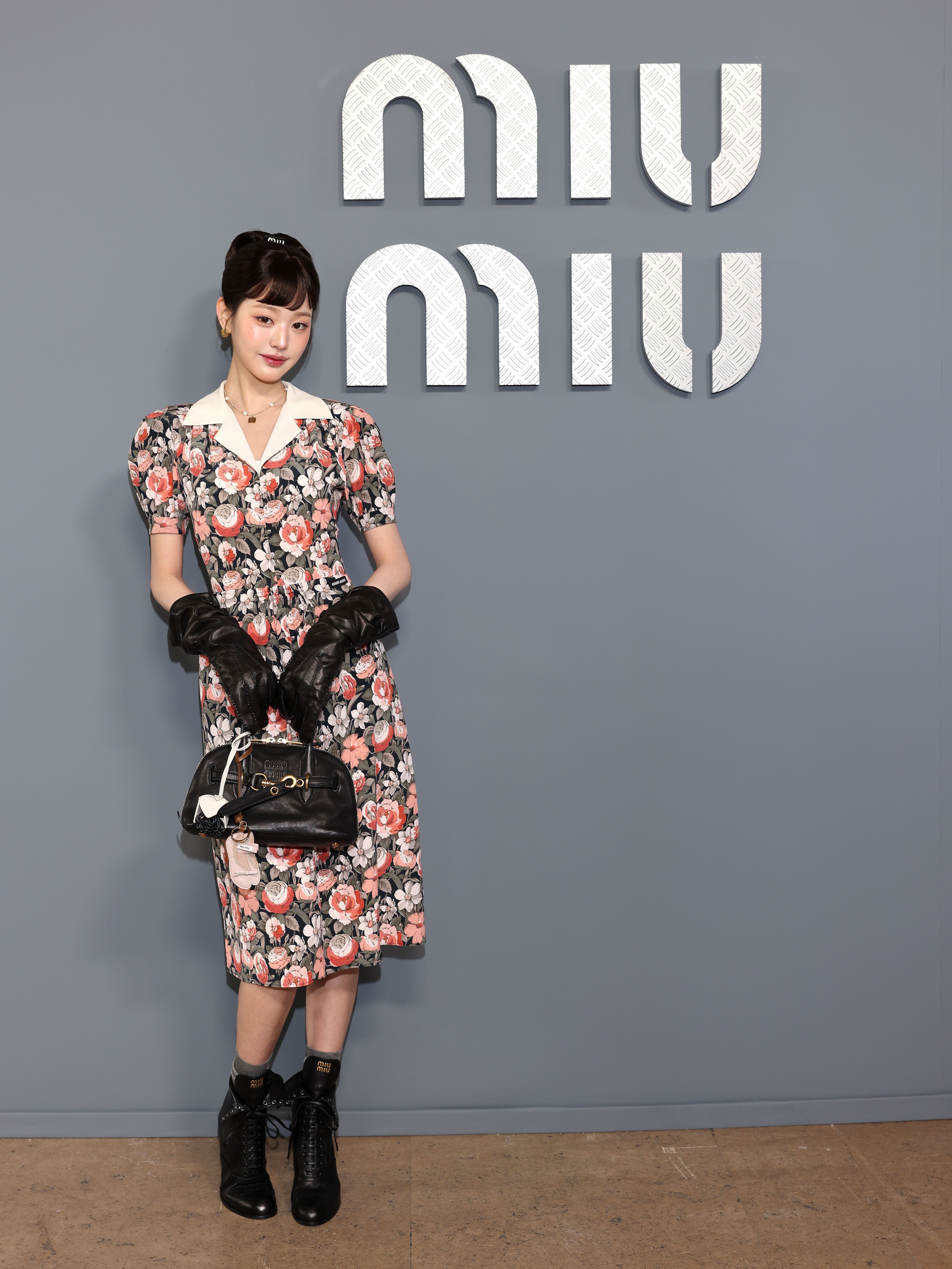 장원영 Paris MiuMiu