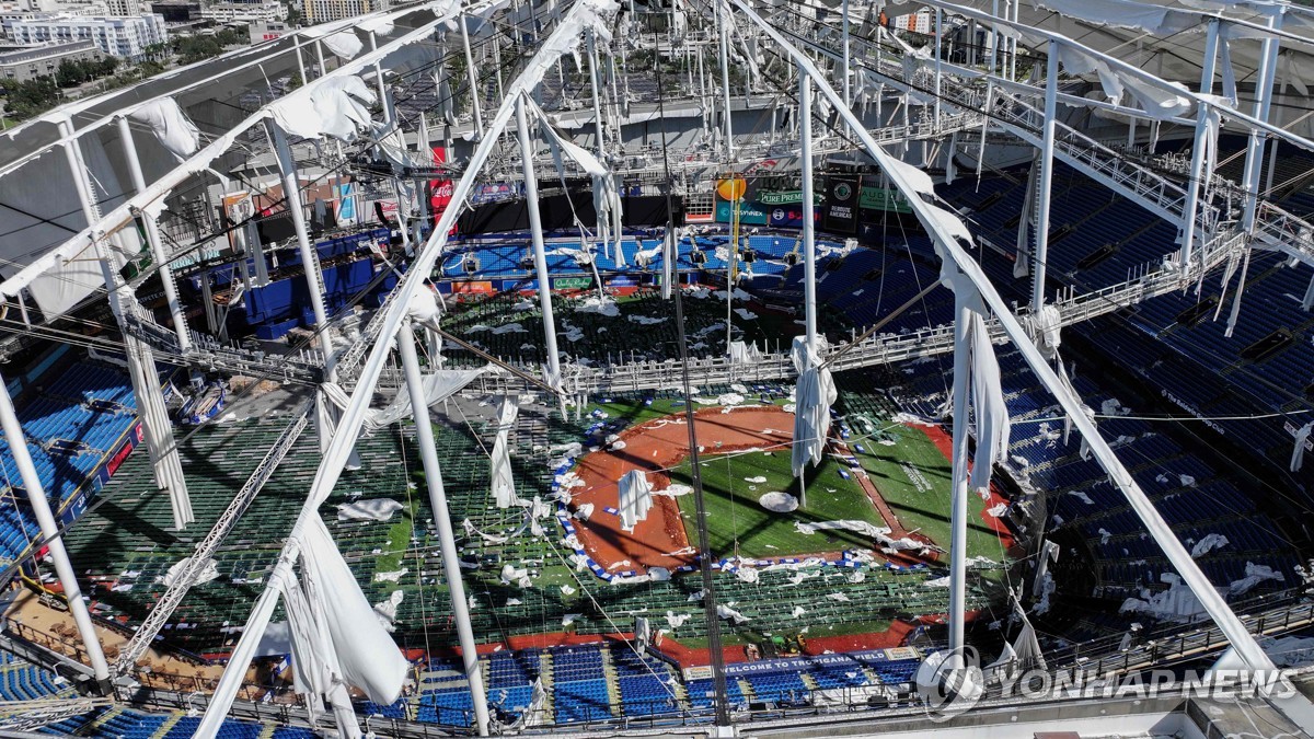 지붕 뜯긴 MLB 탬파베이 홈구장…