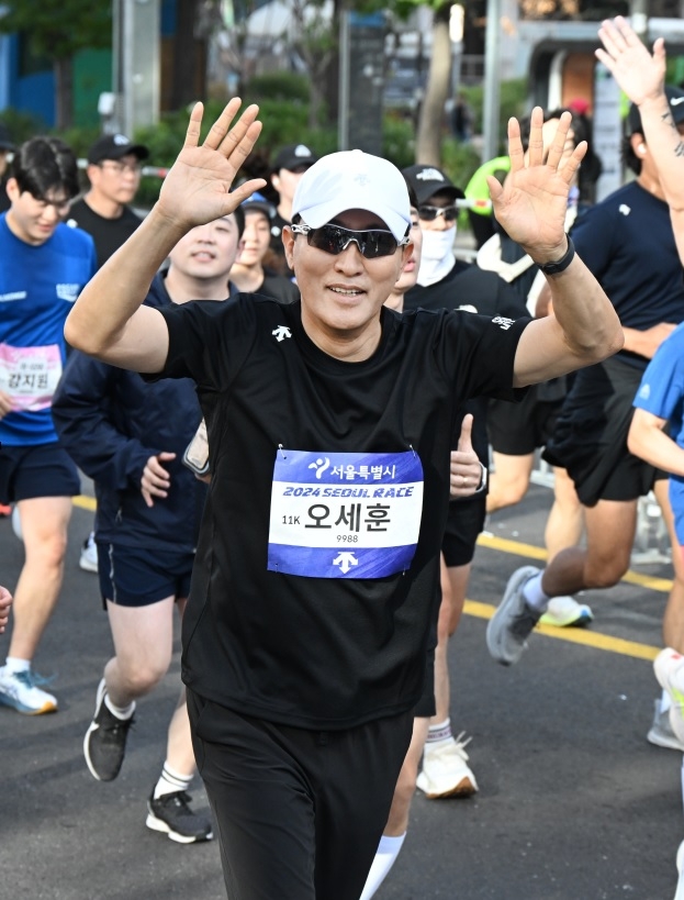 [동정] '서울달리기' 참가한 오세훈 