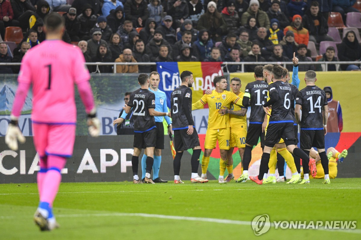정치 구호에 경기 중 철수한 코소보 축구대표팀, 0-3 몰수패
