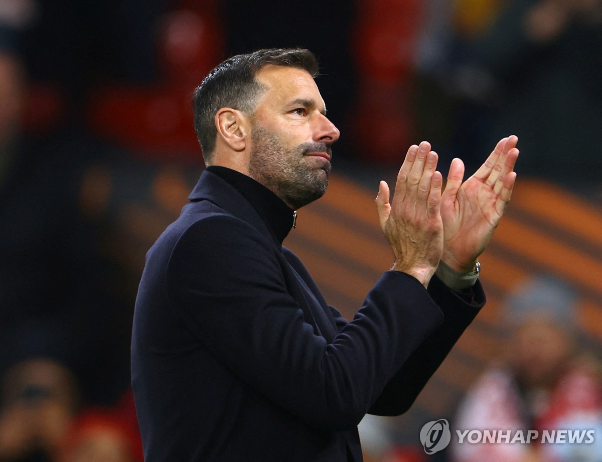 맨유 대행 맡았던 판니스텔로이, EPL 레스터시티 감독 부임