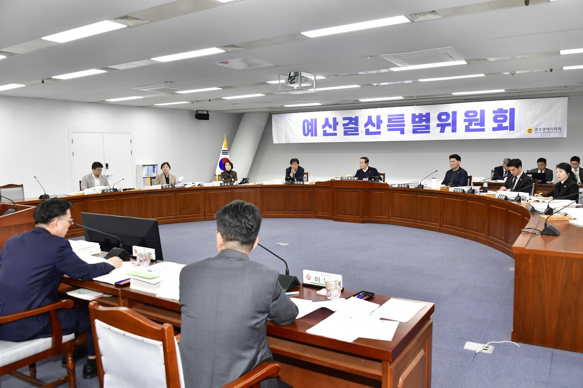 광주시 추경안 예결위 통과…광주FC 지원금 10억원 삭감(종합)