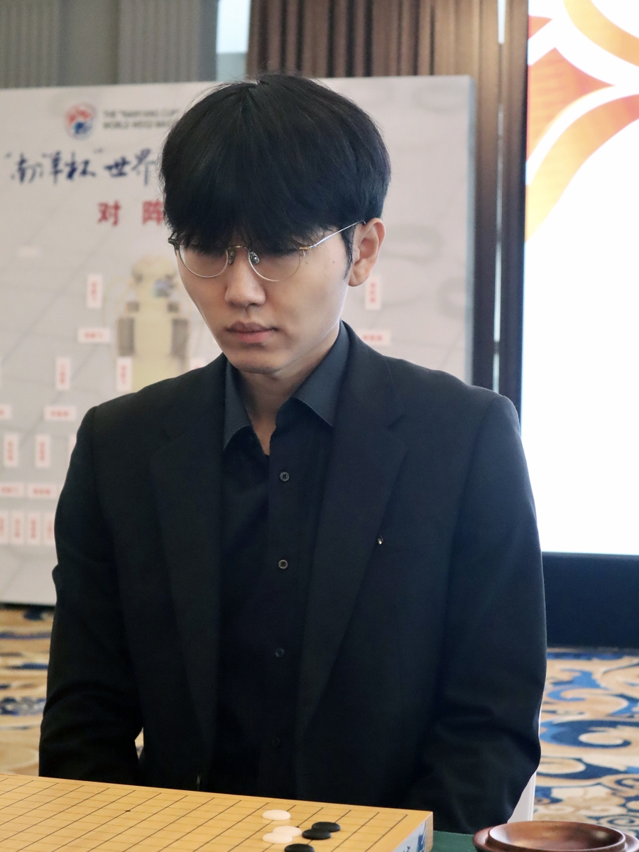 신진서, 난양배 월드바둑 결승 진출…왕싱하오와 우승 격돌