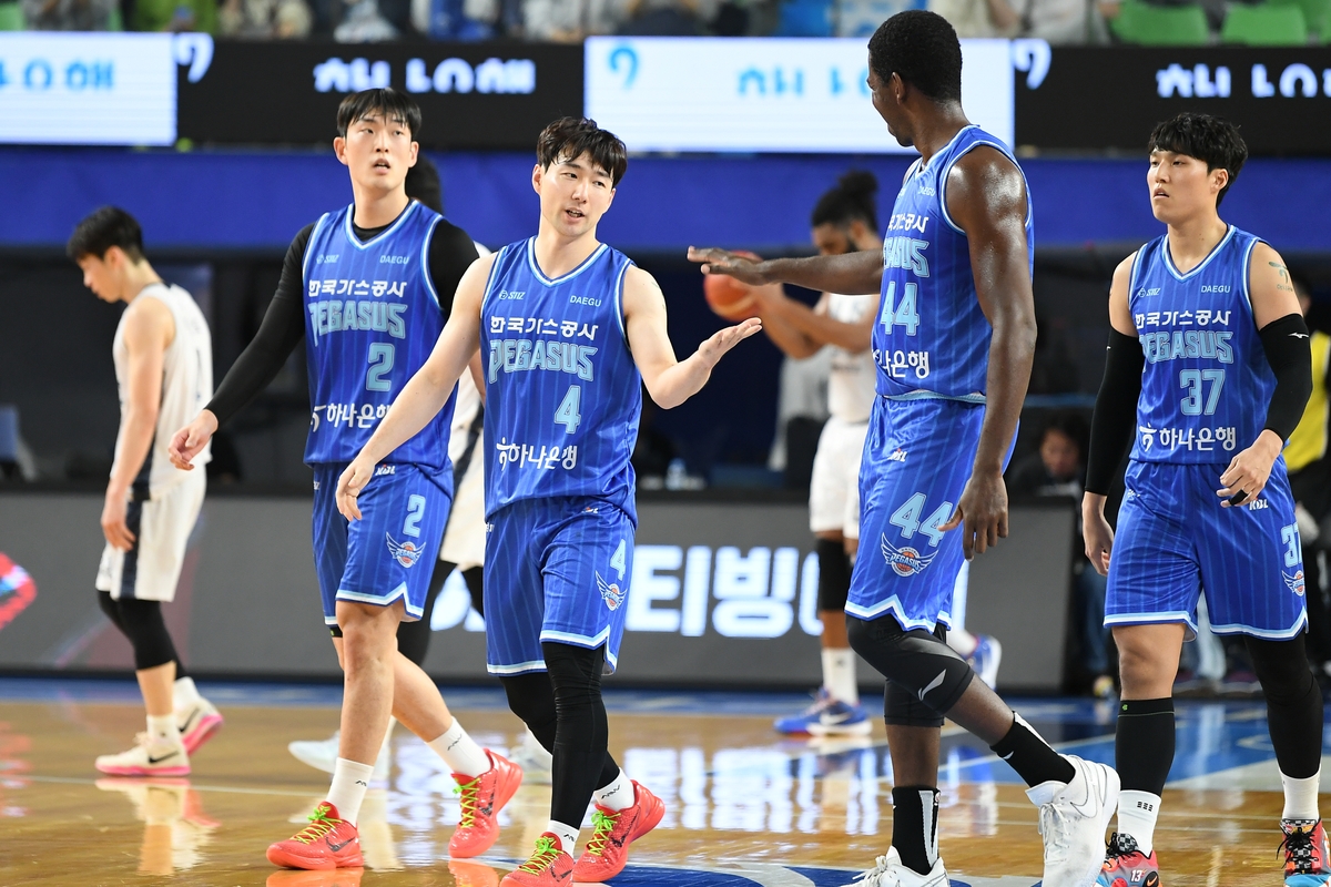'7연승' 한국가스공사, 프로농구 선두 질주…최하위 DB는 7연패