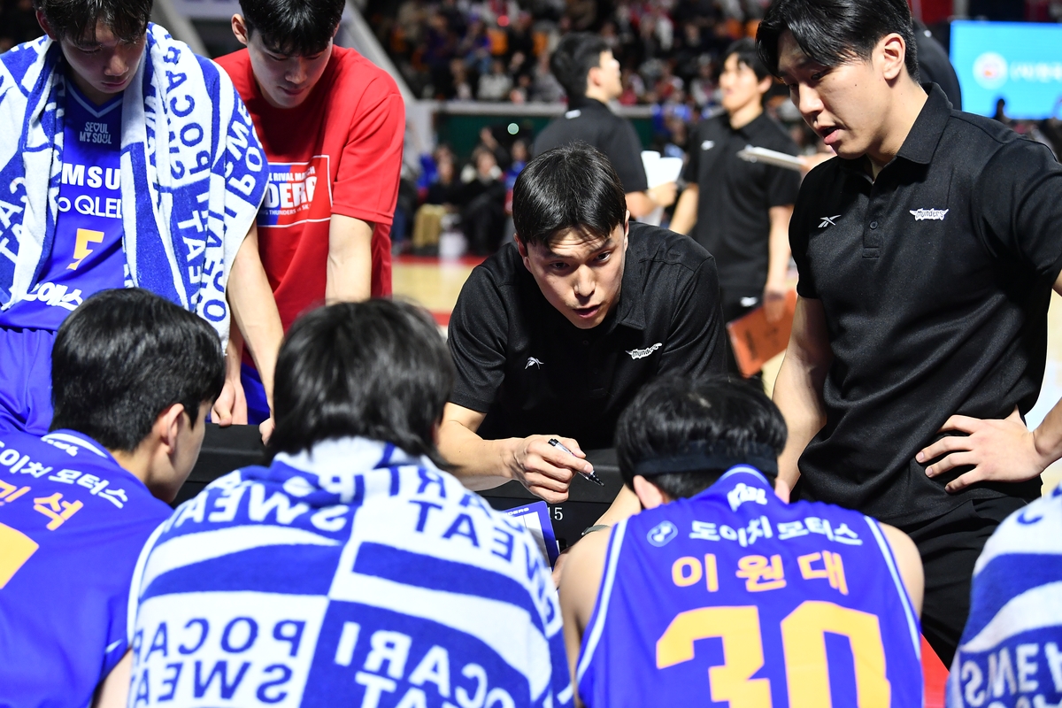 SK전 12연패 끝낸 김효범 감독 