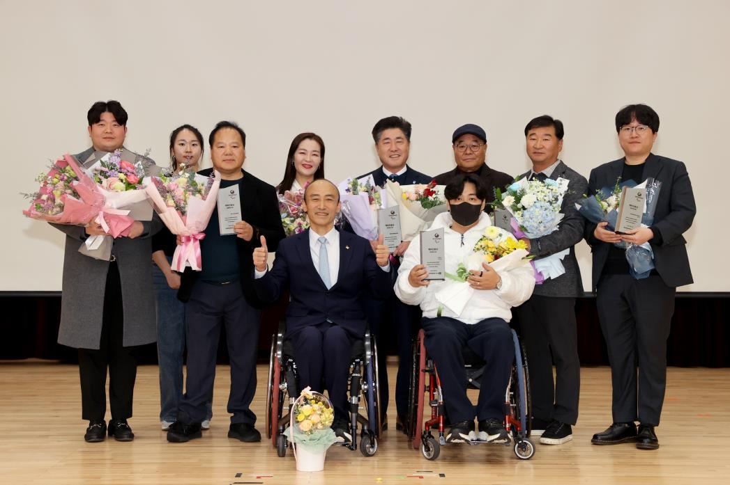 패럴림픽 금메달리스트 조정두, 장애인체육회장 전문체육상 수상