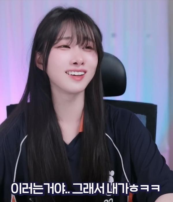 딸 얼굴을 부여잡고 하소연하는 아빠