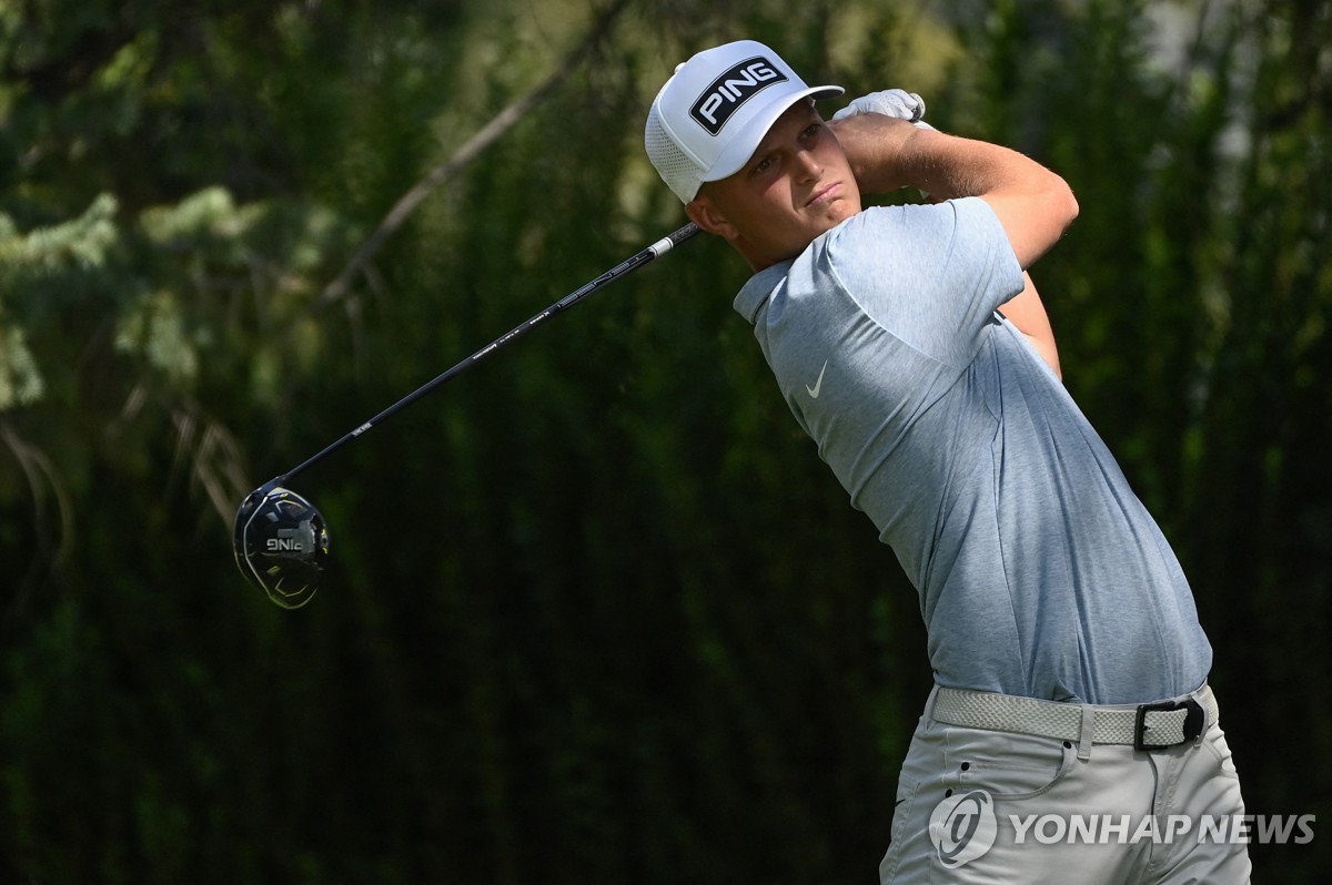 PGA 신인 모우, 괴물 벙커에 혼쭐…파 5홀서 13타 만에 홀아웃