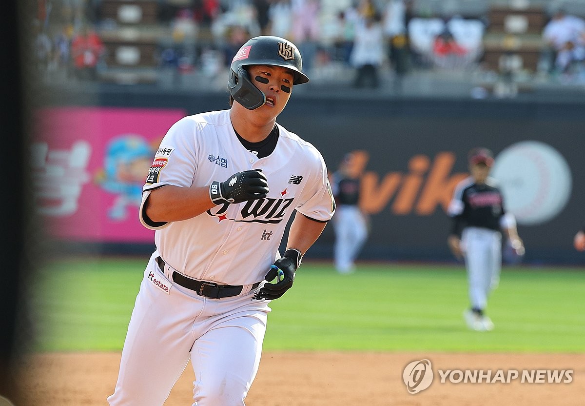 kt 강백호, 141.4% 오른 7억원에 연봉 계약…박영현, 2억4천만원