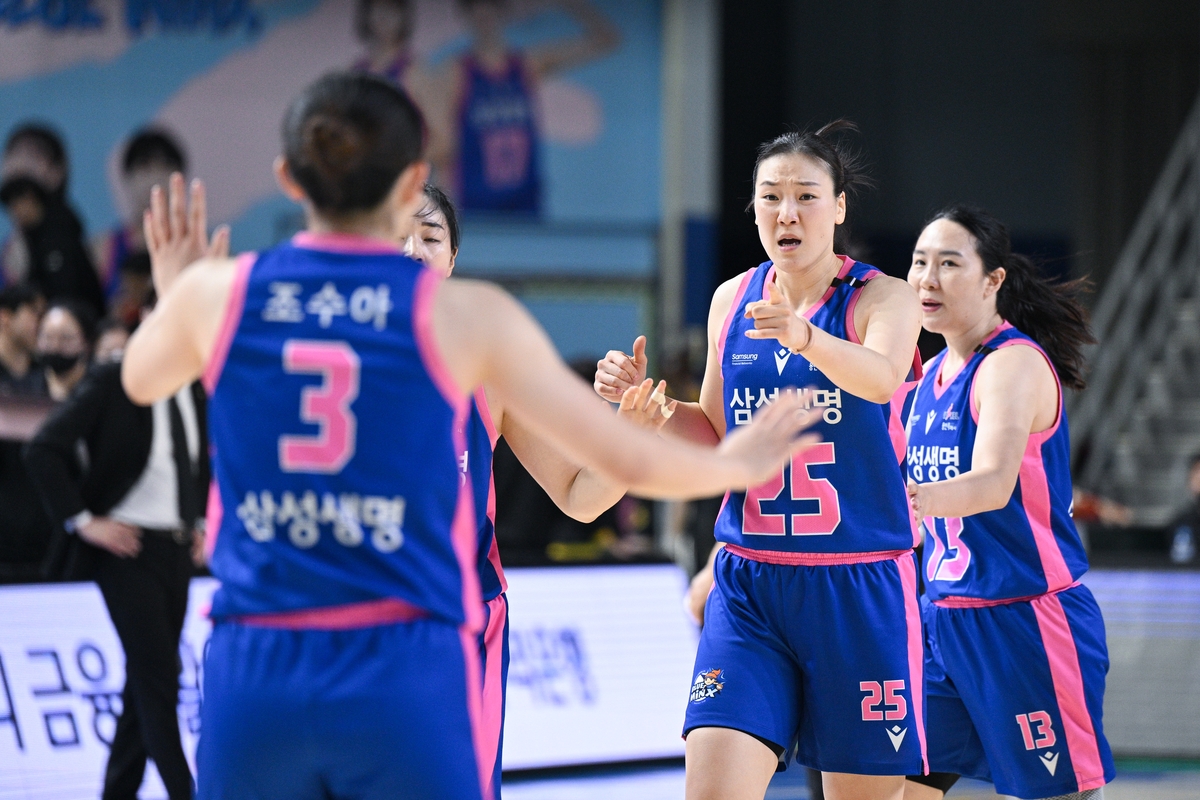 여자농구 삼성생명, 새해 첫 경기서 KB 격파…4명 두자릿수 득점