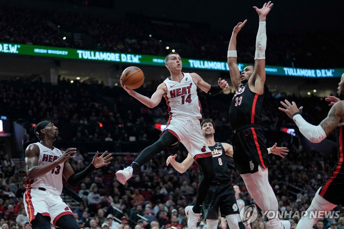'히로 3점포 7개' NBA 마이애미, 포틀랜드 연패 빠뜨리며 3연승