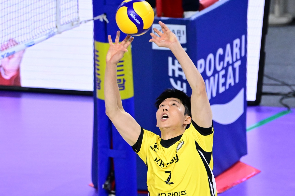 KB손보 황택의, 볼 훈련 시작…26일 우리카드전도 복귀 불투명