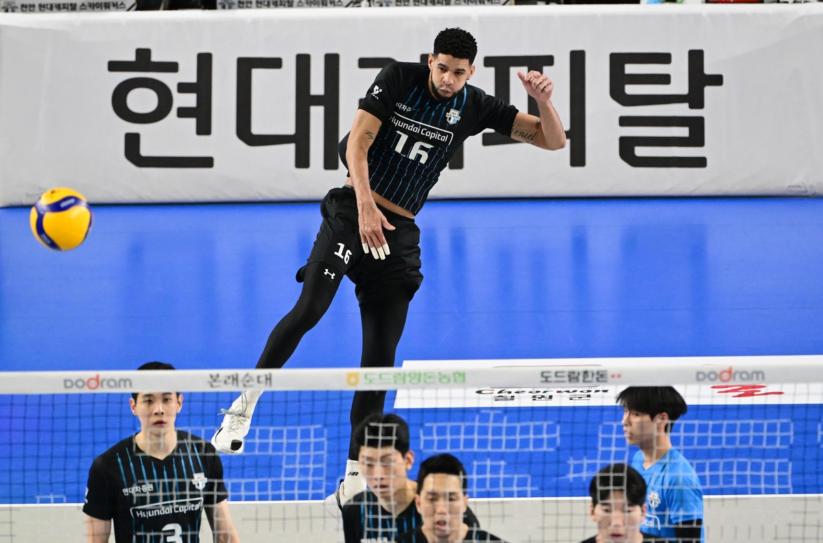 '레오 1호 서브 성공 450개' 현대캐피탈, 11연승 선두 질주