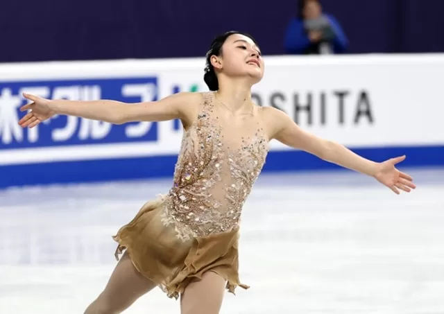 어머니가 만들어주신 옷으로 AG-4대륙 제패 …세계선수권 바라보는 김채연은 또 도전한다