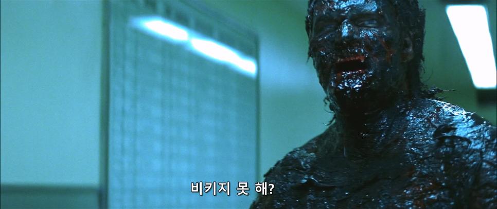 등장한지 20초만에 경찰의 총에 맞는 히어로.jpg