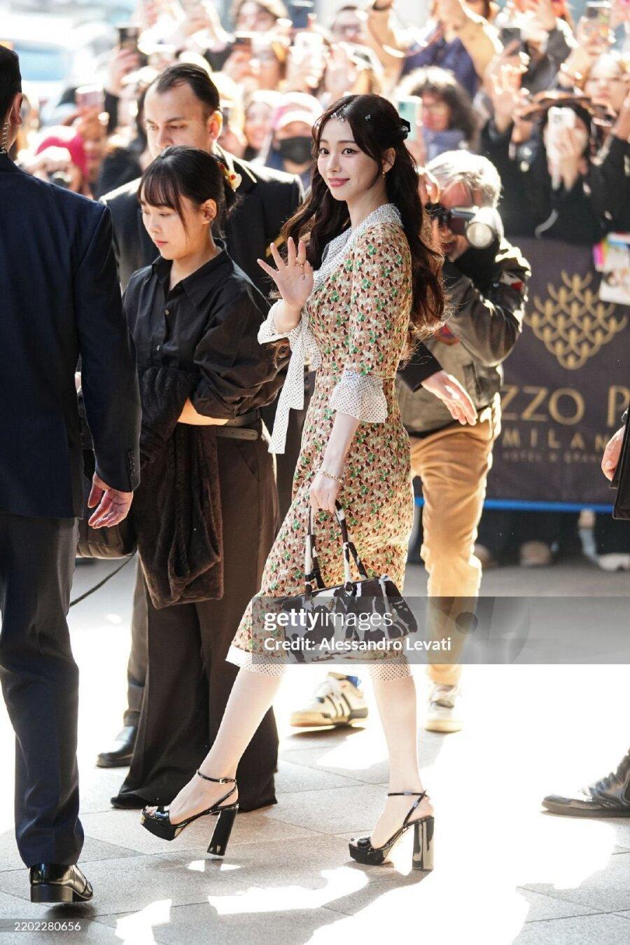 3년 연속 프라다 앰버서더 카리나