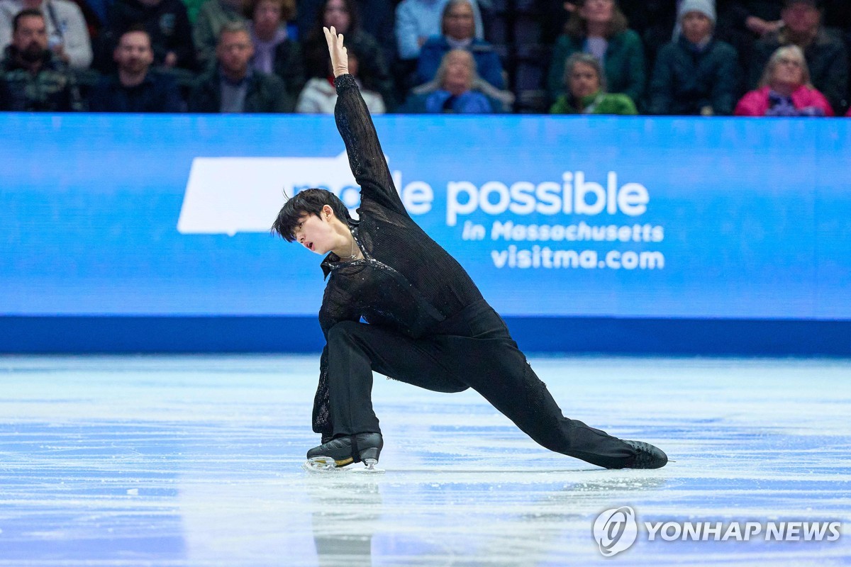 피겨 차준환, 세계선수권 쇼트 10위…트리플 악셀 실수