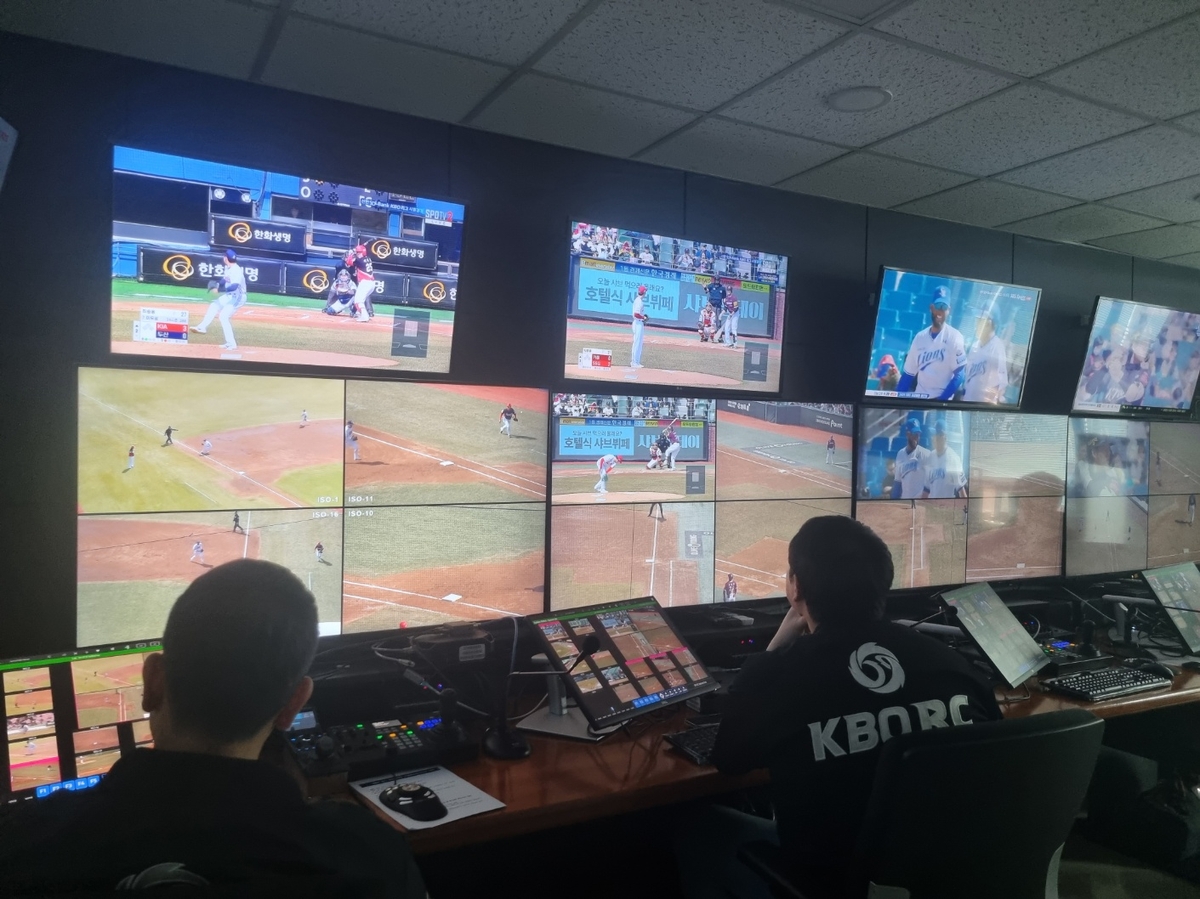 KBO 비디오판독 센터, 호크아이 리플레이 시스템 도입