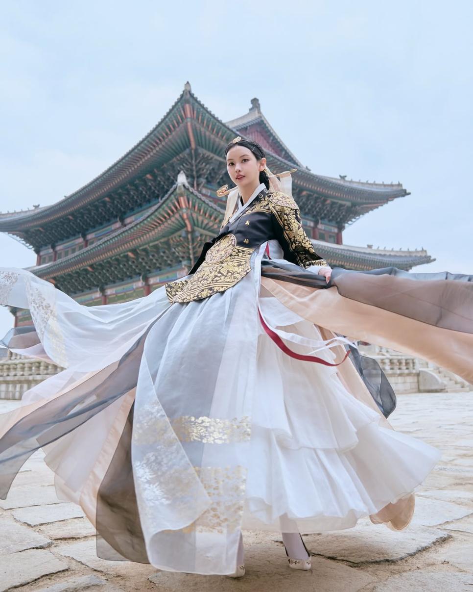 한복입은 고말숙.JPG