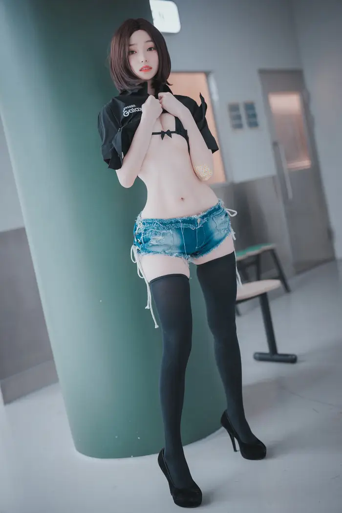 Bambi 밤비, DJAWA ‘Hi Sam ’ Set.02