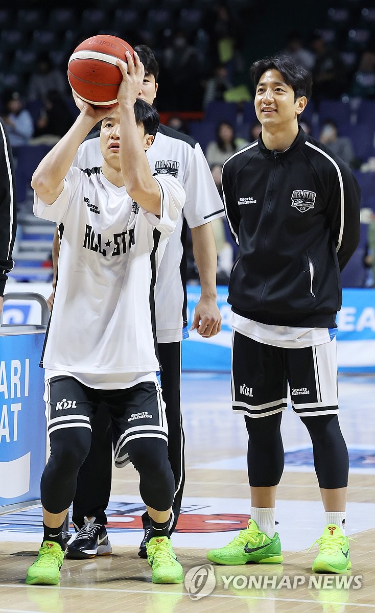 KBL 올스타 유니폼 경매서 허훈·허웅 형제 나란히 1, 2위
