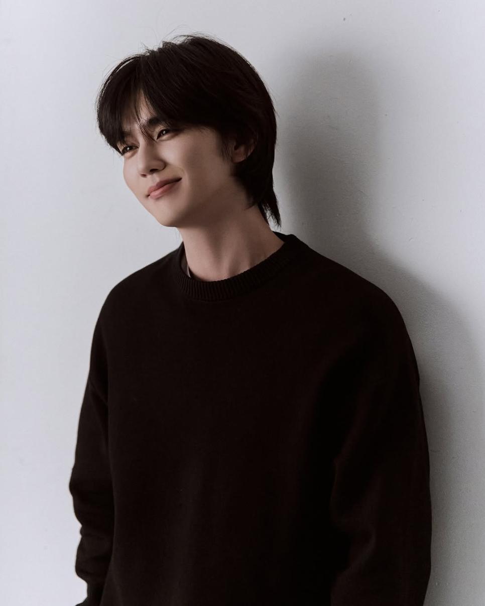 소속사 옮긴 유승호 새 프로필 사진