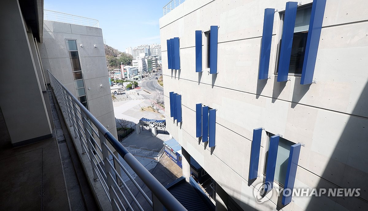 NC파크 관중 사고에 프로야구 전 구단, 야구장 긴급 시설 점검(종합)