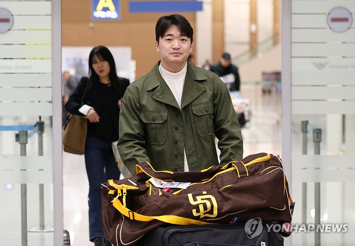 비행기 연착에 마감 7분 전에야 계약 절차 끝낸 고우석